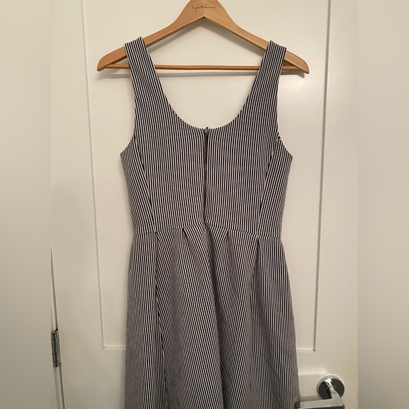 Banana Republic Casual Dress - Picture 2 of 5